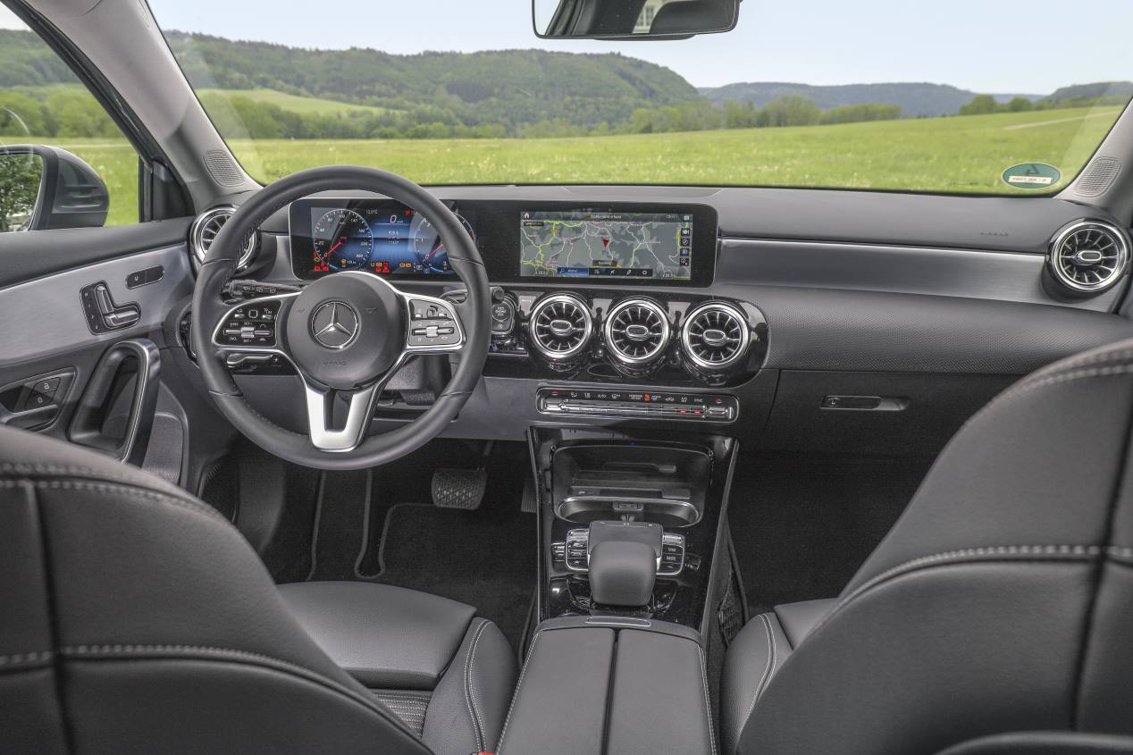 Comparativa: Audi A3 35 TDI vs BMW 118d y Mercedes A 200d