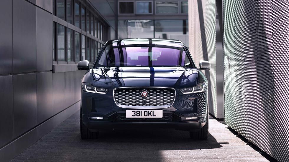 Jaguar i-Pace 2021: ahora más conectado y más rápido de cargar en casa