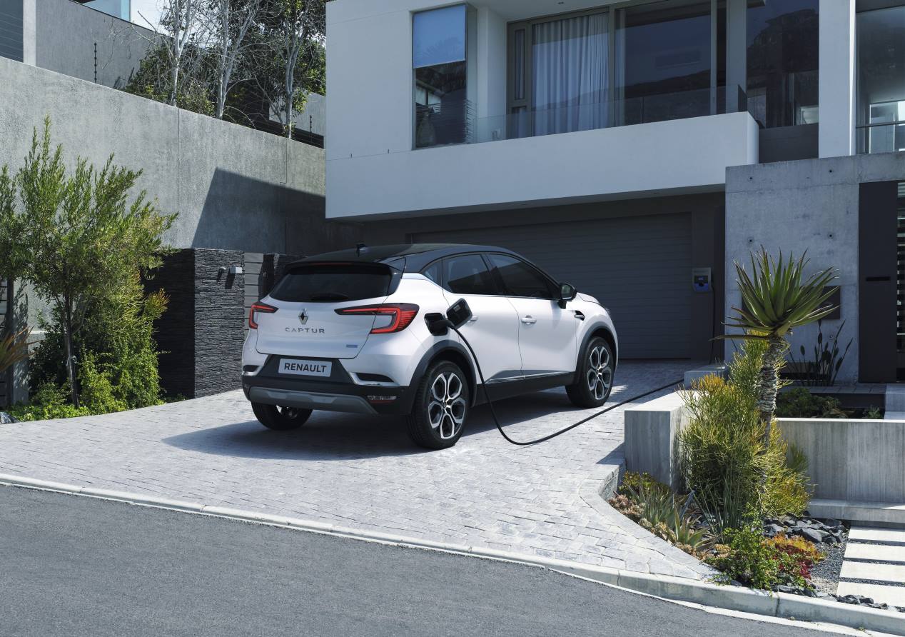 Renault Captur E-Tech vs Toyota Yaris Cross Hybrid: así son los nuevos híbridos