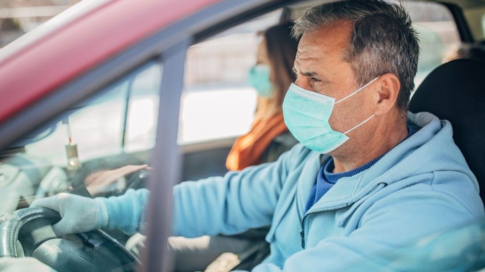 Excepciones al uso de la mascarilla en el coche.