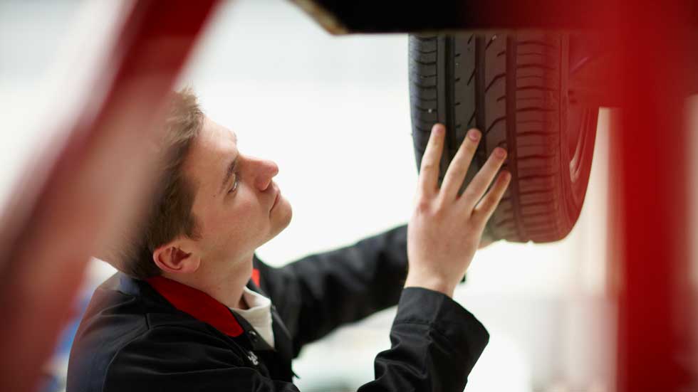 Así debes revisar los neumáticos de tu coche tras el confinamiento
