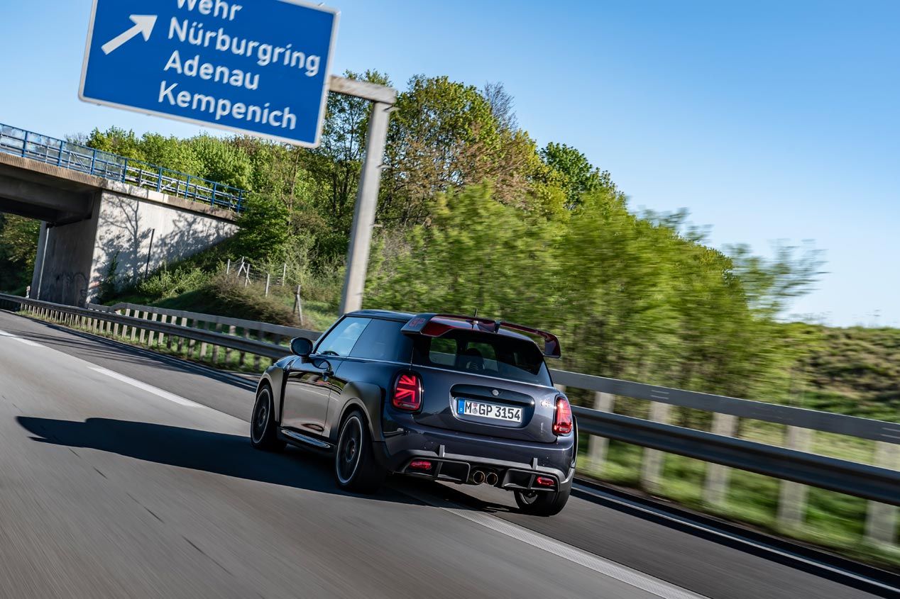 Mini John Cooper Works GP 2020, rodando en el Infierno Verde