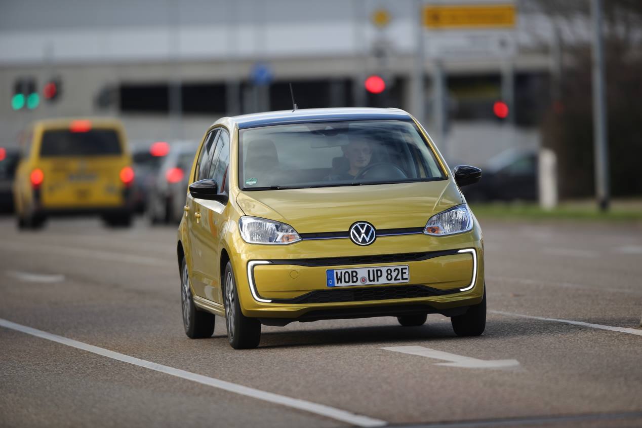 VW e-up! vs Renault Zoe: dos versátiles eléctricos, frente a frente