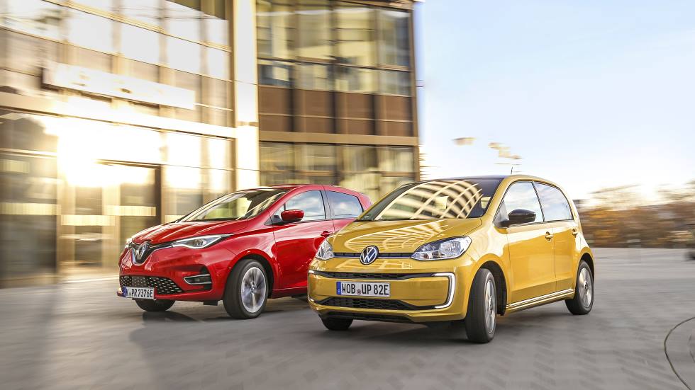 VW e-up! vs Renault Zoe: a prueba dos coches eléctricos muy interesantes