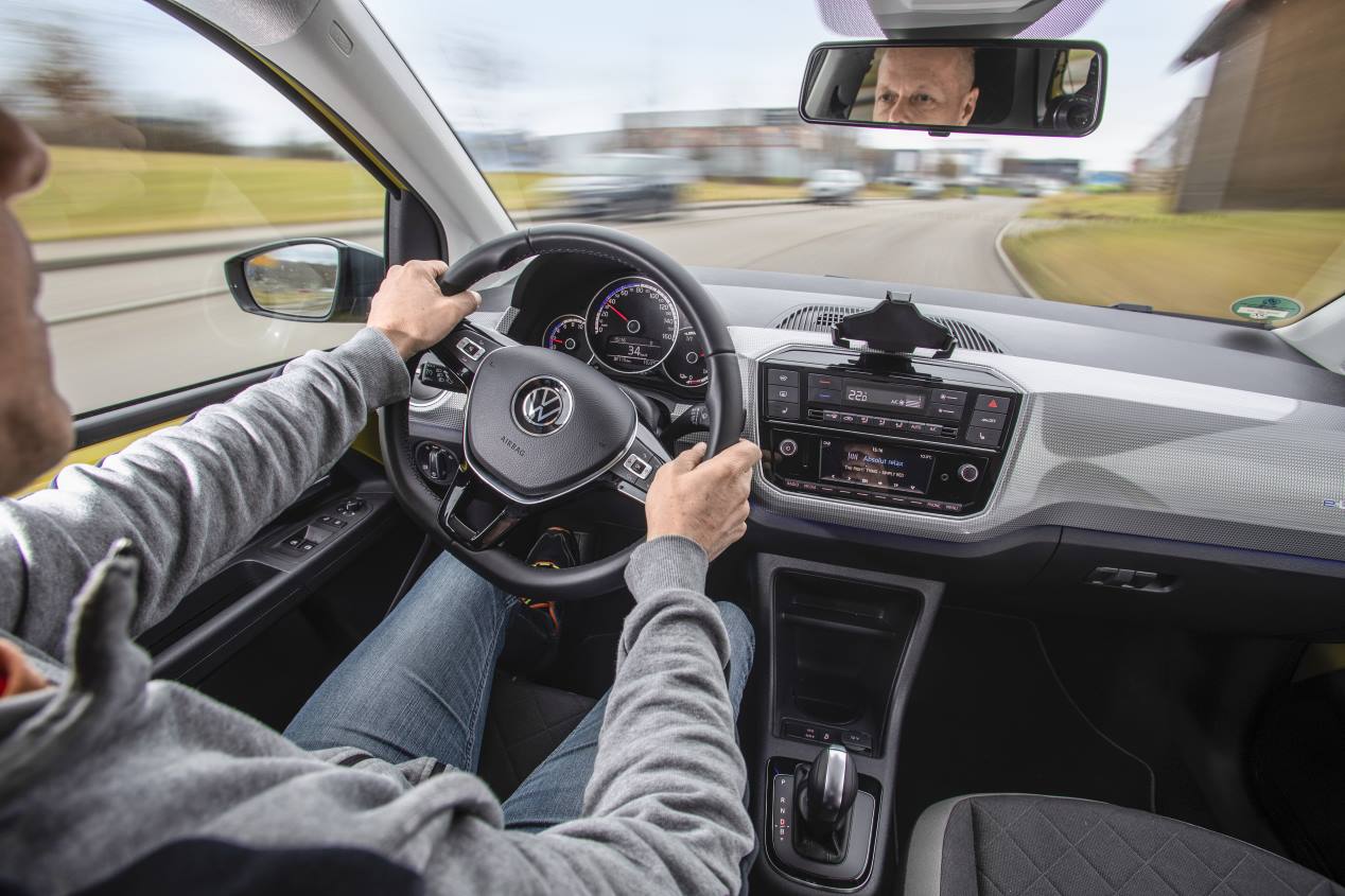 VW e-up! vs Renault Zoe: dos versátiles eléctricos, frente a frente