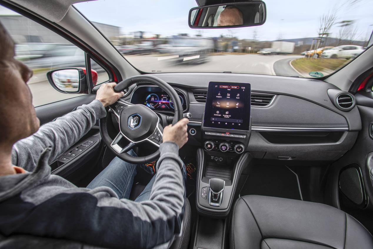 VW e-up! vs Renault Zoe: dos versátiles eléctricos, frente a frente