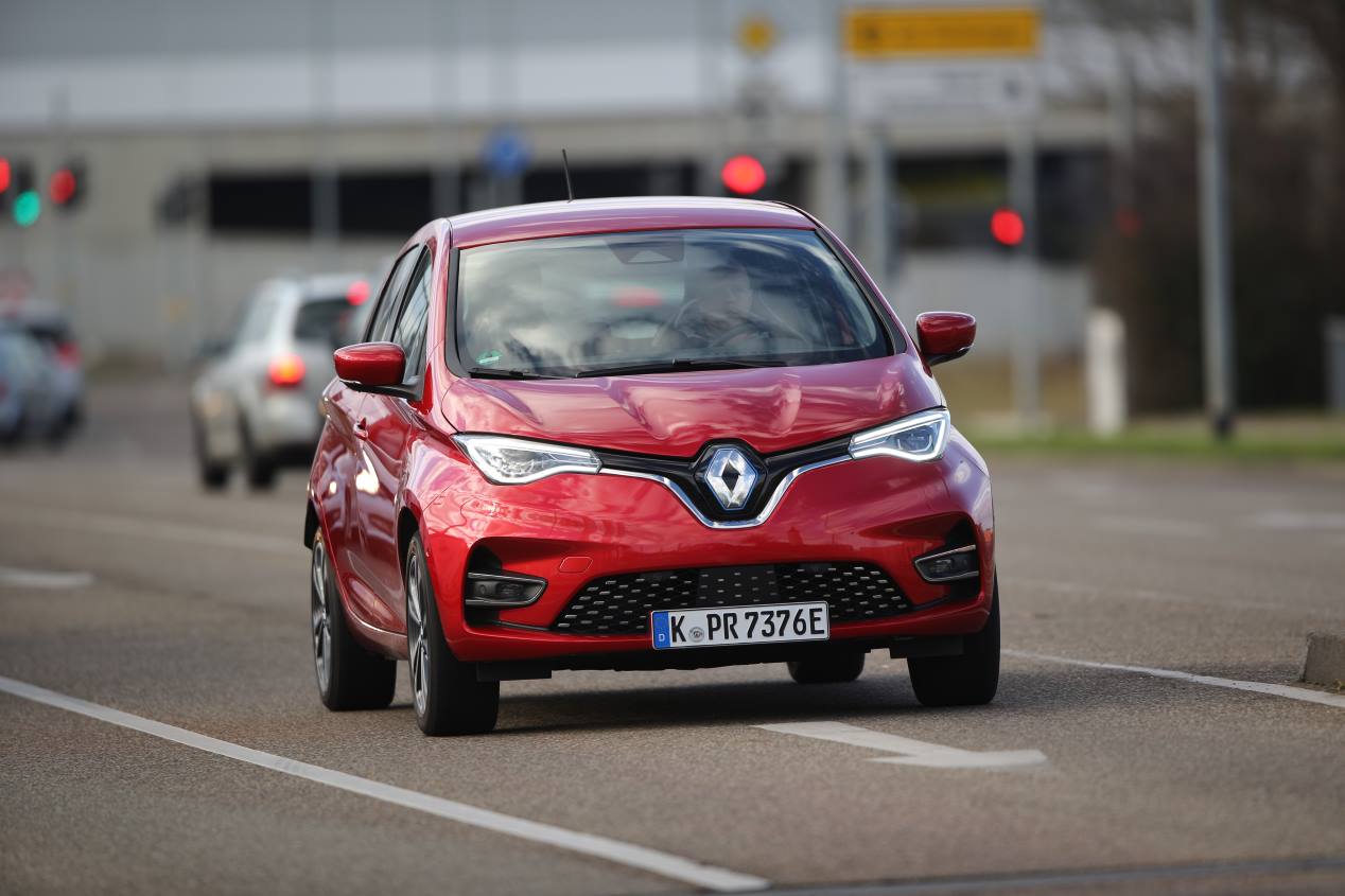 VW e-up! vs Renault Zoe: dos versátiles eléctricos, frente a frente