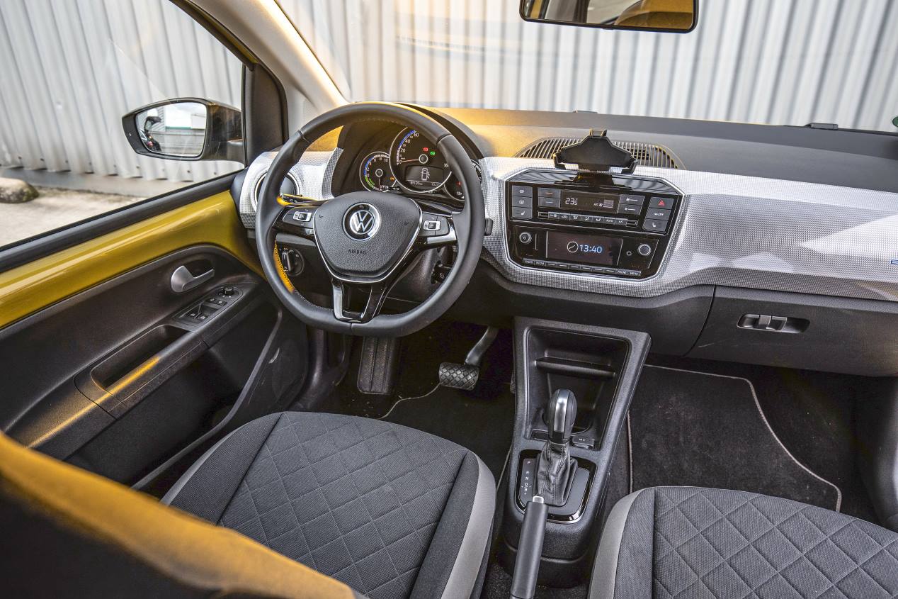 VW e-up! vs Renault Zoe: dos versátiles eléctricos, frente a frente
