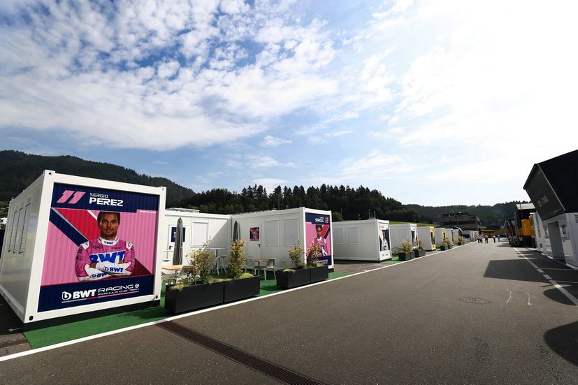 Contenedores para los equipos en Spielberg este fin de semana