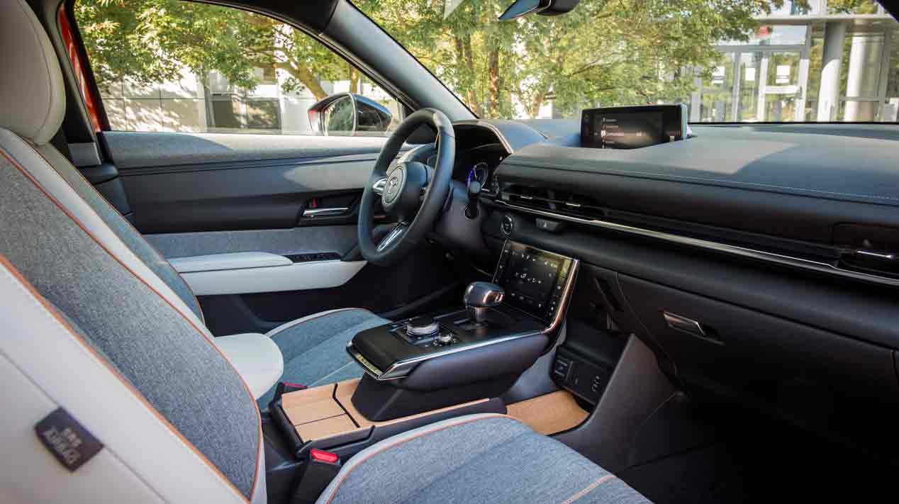 Mazda MX-30. Conducimos el SUV coupé eléctrico de Mazda