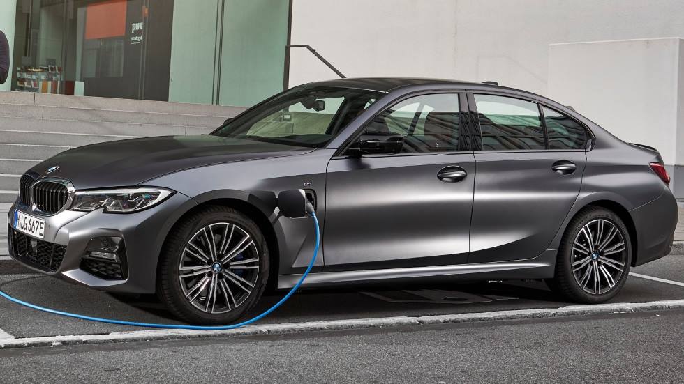 BMW Serie 3 2021: la nueva berlina, con versión cien por cien eléctrica (en la imagen, el actual BMW Serie 3 330 híbrido plug-in).