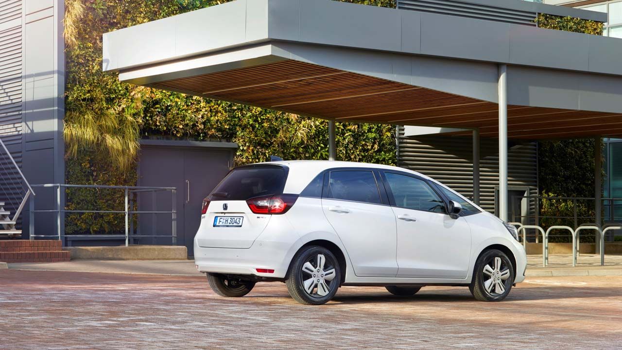 Conducimos el Honda Jazz e:HEV 2020: así va, sus datos y sus precios