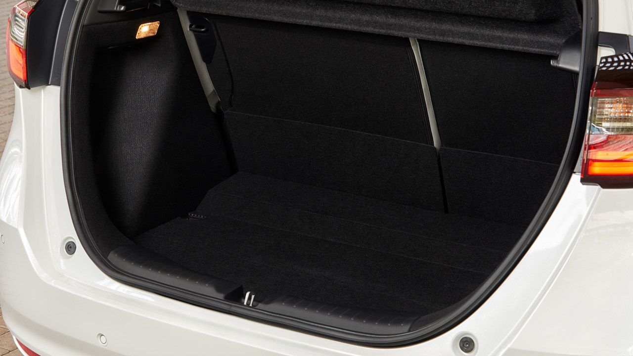Conducimos el Honda Jazz e:HEV 2020: así va, sus datos y sus precios