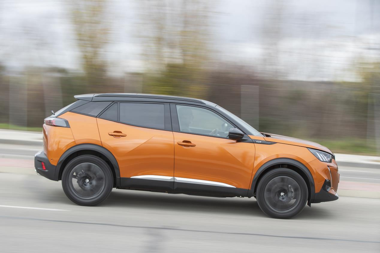 Comparativa: Skoda Kamiq 1.5 TSI/150 vs Peugeot 2008 PureTech/155