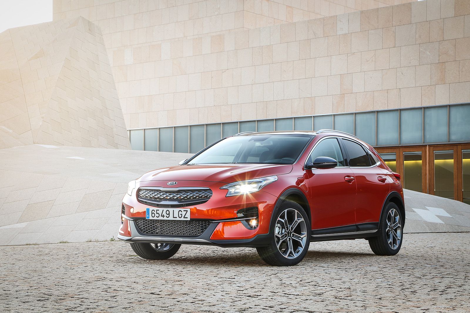 KIA   NUEVO XCEED PHEV