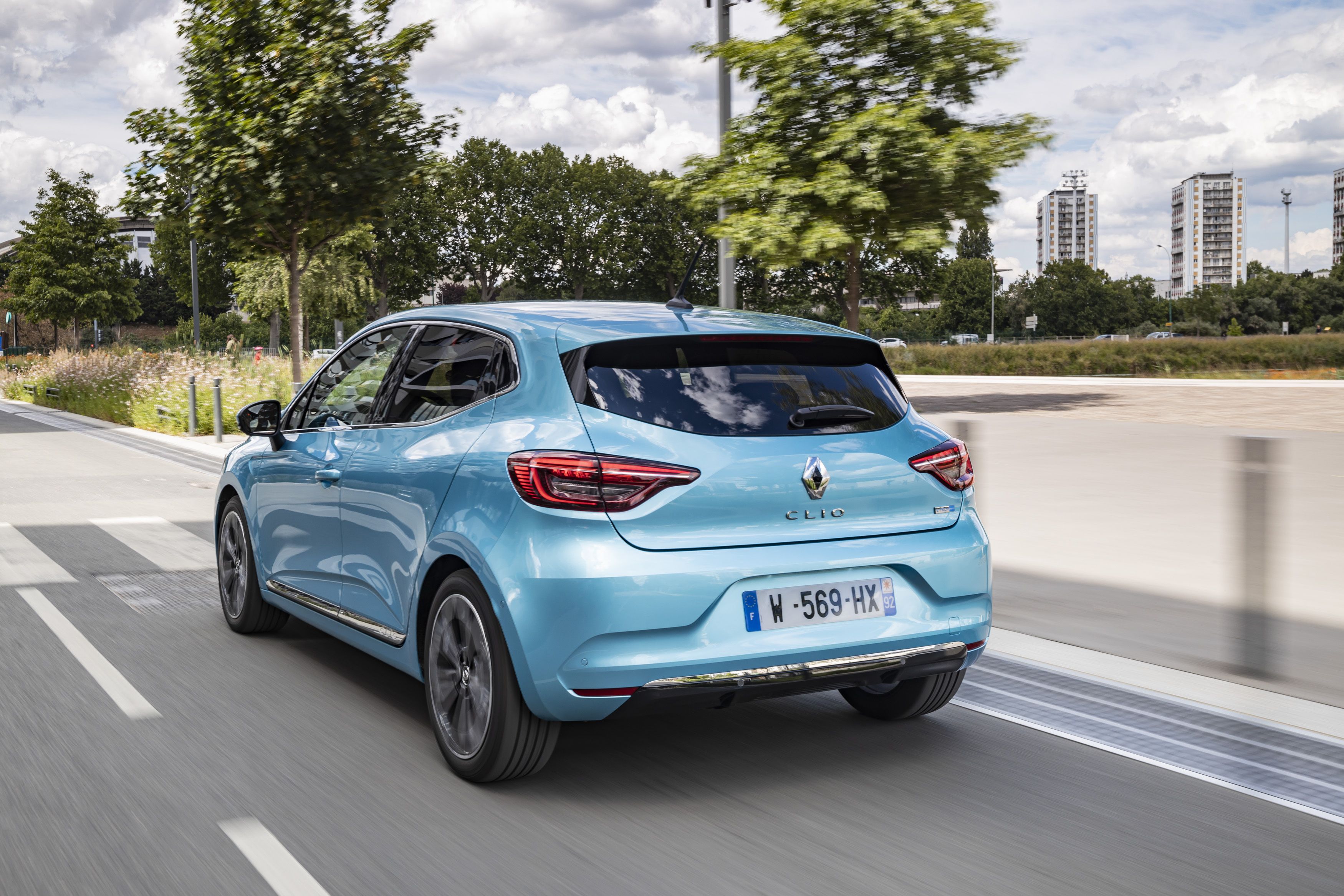 El nuevo Renault Clio E-Tech está disponible en los acabados Intens, ZEN y S.L. Edition.