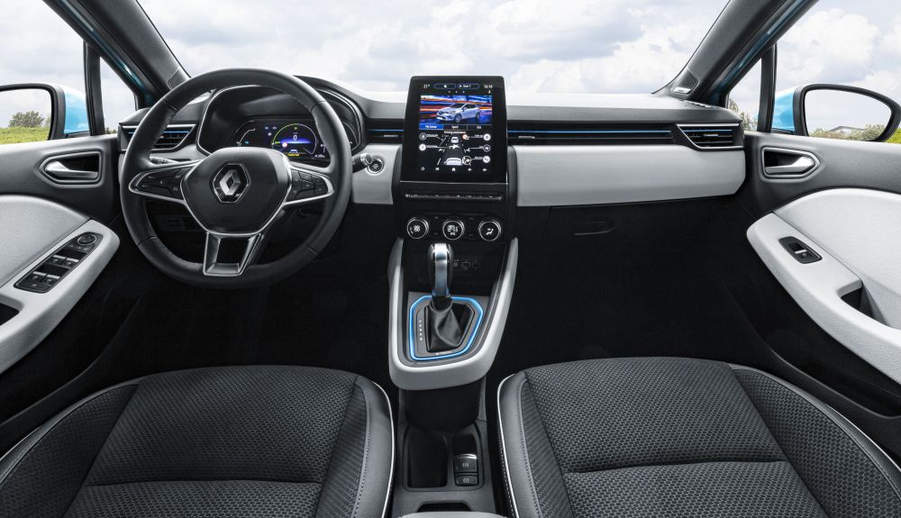 La única diferencia entre el Renault Clio E-Tech y sus hermanos de gama es la información adicional del cuadro de instrumentos. La única diferencia entre el Renault Clio E-Tech y sus hermanos de gama es la información adicional del cuadro de instrumentos.