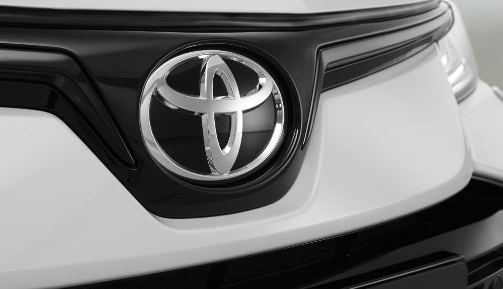 El logotipo frontal del Toyota Corolla GR Sport