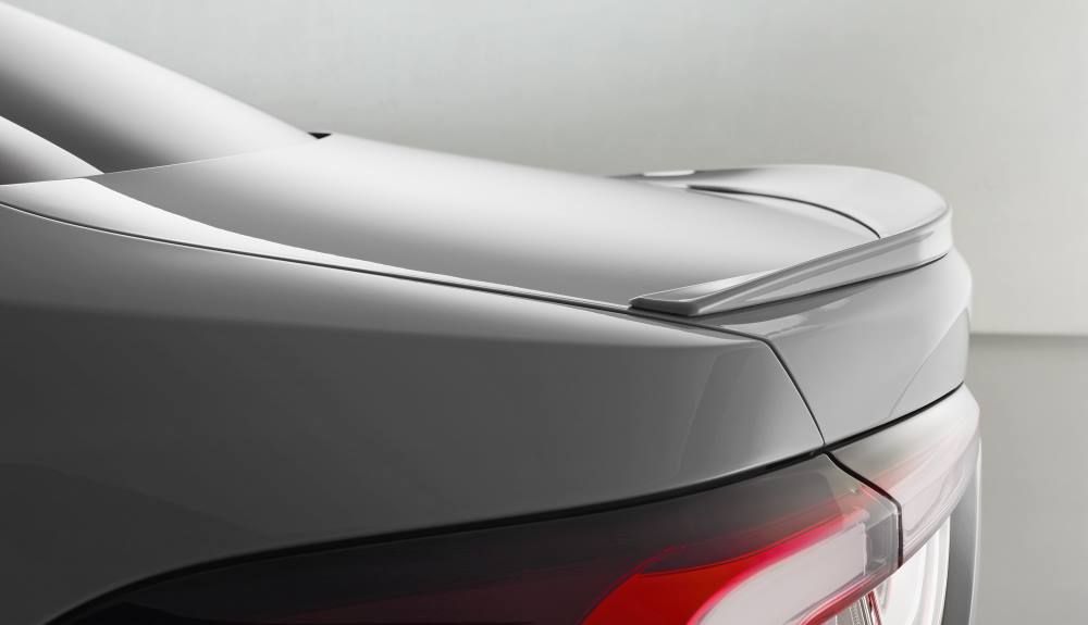 El Toyota Corolla Sedán GR Sport y su nuevo alerón trasero