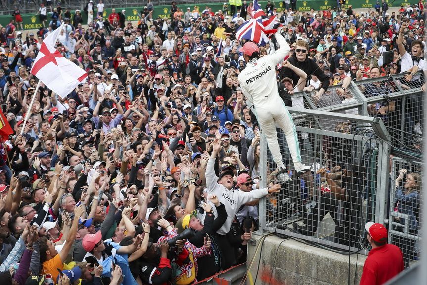 Lewis Hamilton celebró así la victoria en el GP de Gran Bretaña de 2019