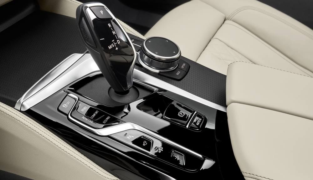 El selector del cambio en el BMW Serie 6 Gran Turismo 2020