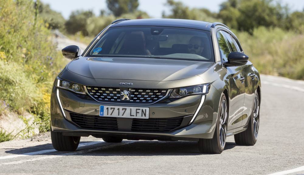 En movimiento el Peugeot 508 SW GT Hybrid