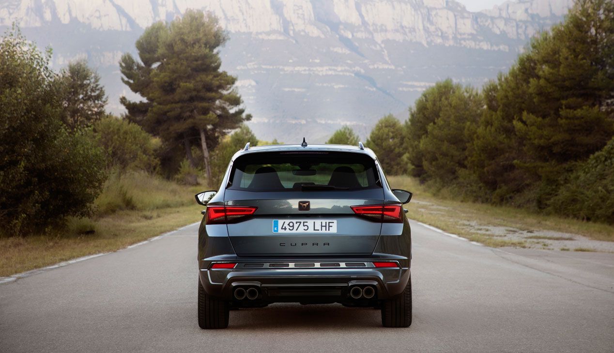 La zona trasera del Cupra Ateca 2020 recibe intermitentes dinámicos