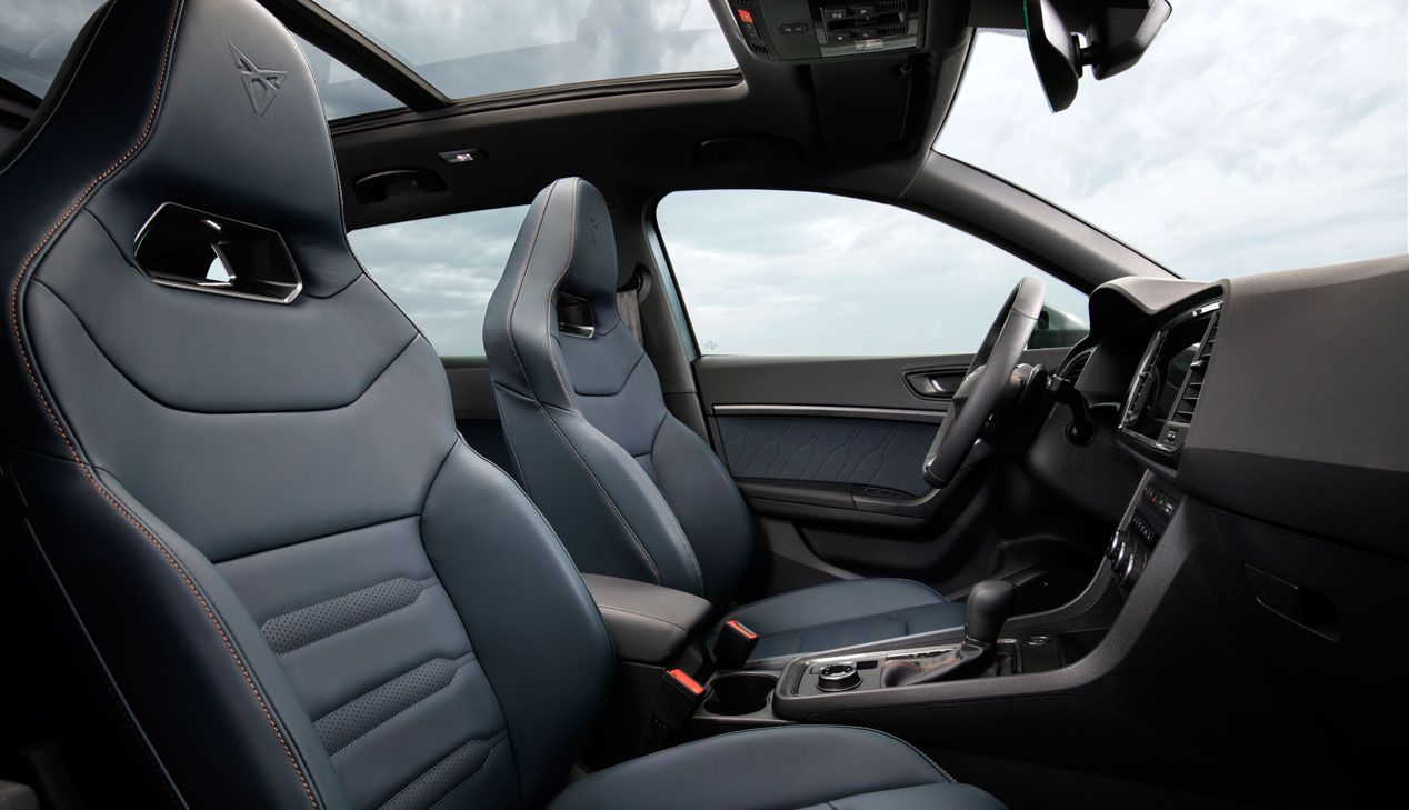 Los asientos del Cupra Ateca 2020 se podrán elegir en cuero azul petróleo