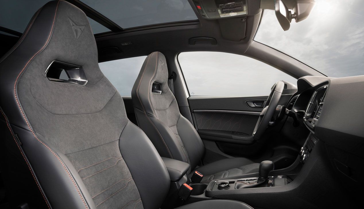 Los asientos del Cupra Ateca 2020 son siempre de tipo bucket