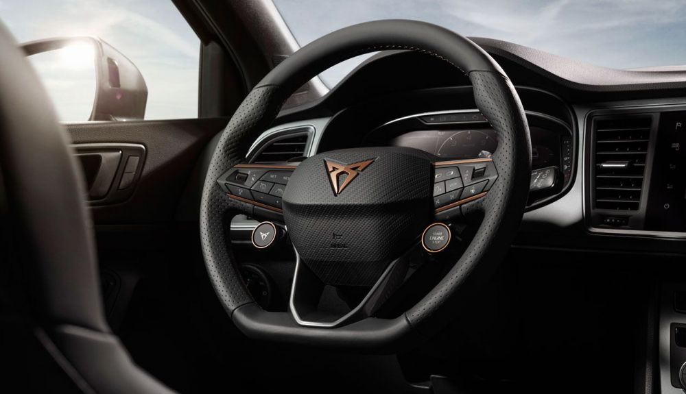 En opción, el volante del Cupra Ateca 2020 puede incluir los modos de conducción y el botón de arranque integrados En opción, el volante del Cupra Ateca 2020 puede incluir los modos de conducción y el botón de arranque integrados