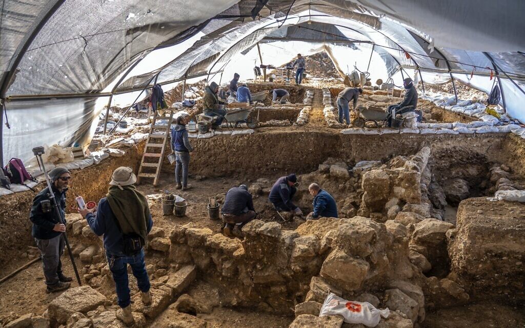Una excavación de la IAA en las laderas del barrio de Arnona, en Jerusalén, descubrió un complejo administrativo de hace 2.700 años. (Yaniv Berman, Autoridad de Antigüedades de Israel)