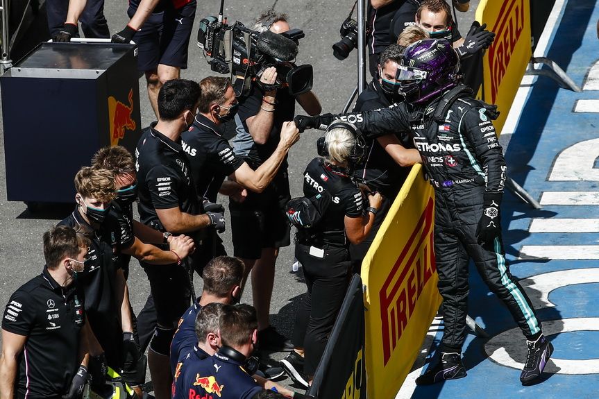 Lewis Hamilton saldrá en la parrilla de Silverstone desde la pole position