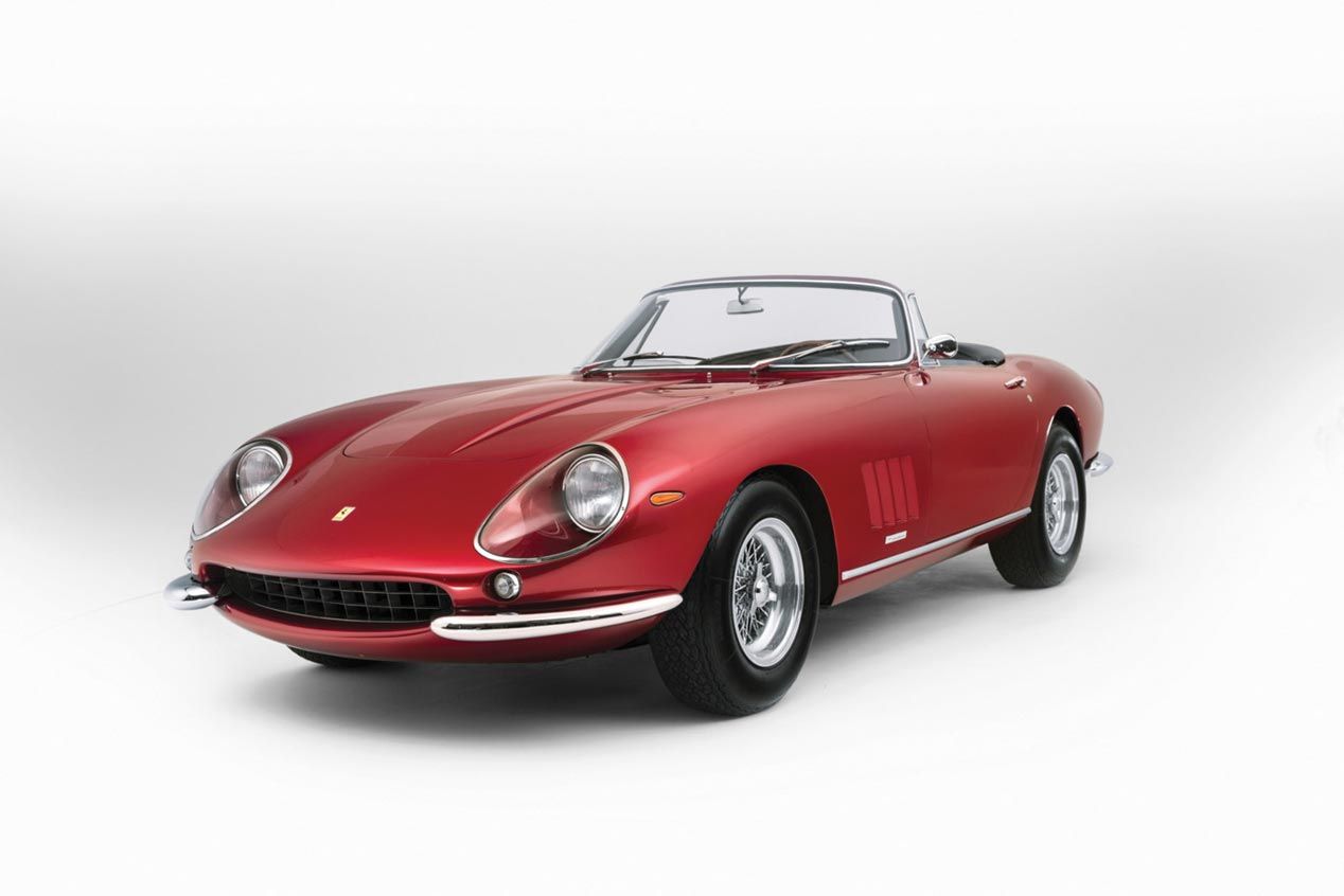 Ferrari 275 GTB/4 S NART Spider de 1967, subastado por 24 millones de euros.