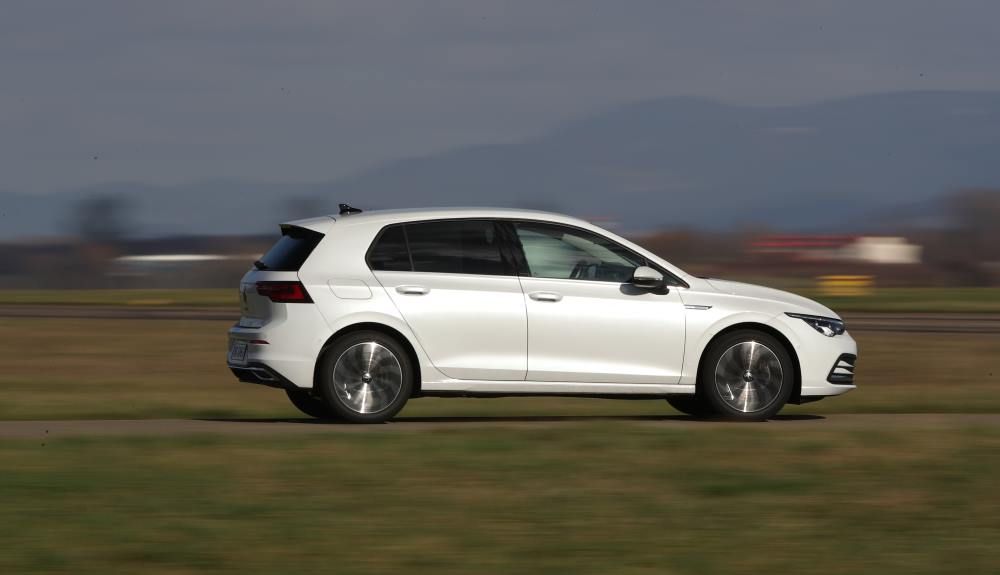 VW Golf 8 eTSI