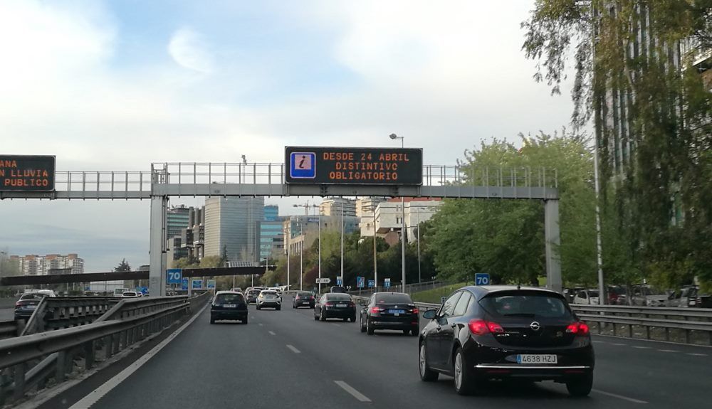 Paneles de mensaje variable de la DGT: cómo son y de qué advierten