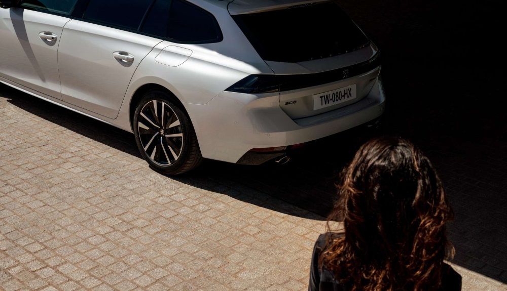 Peugeot 508 2020 con suspensión pilotada