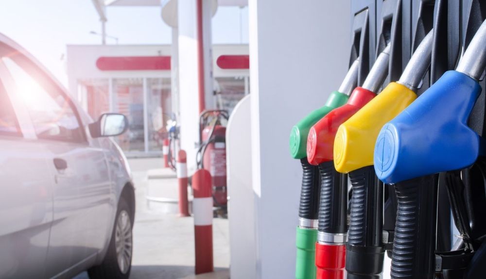 Así subirá ya el litro de diésel y gasolina: cuánto costará llenar cada depósito Así subirá ya el litro de diésel y gasolina: cuánto costará llenar cada depósito