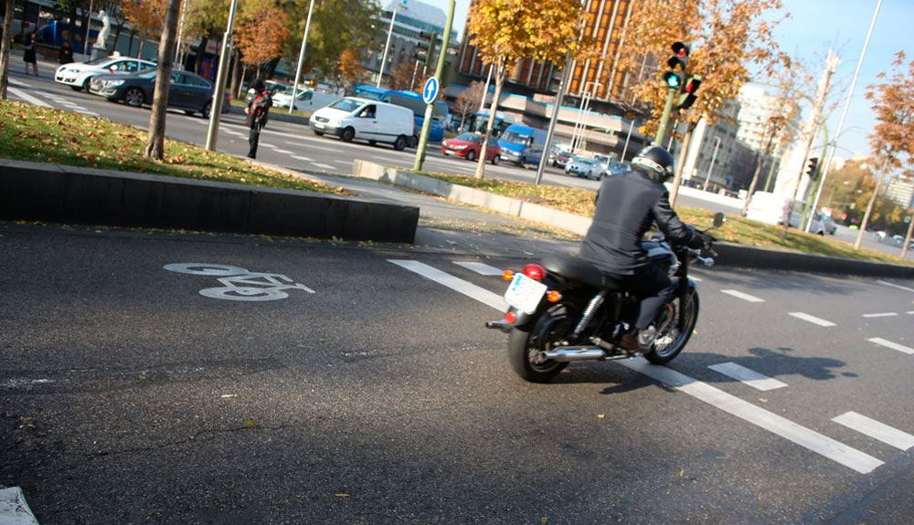 la-dgt-recuerda-a-los-motoristas-los-pel