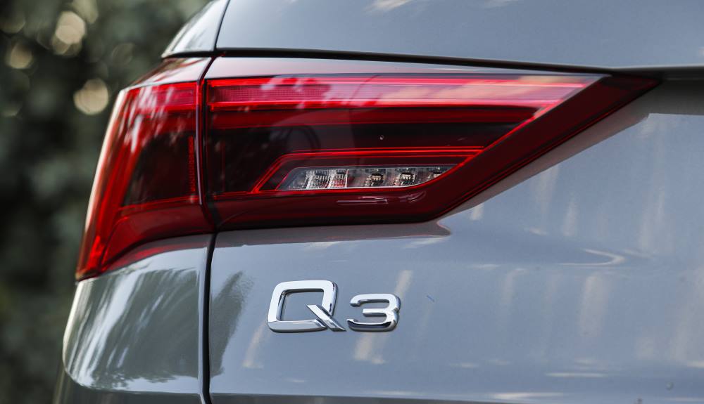 Emblema posterior y detalle del piloto del Audi Q3