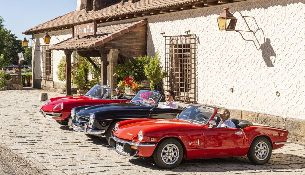 Alfa Romeo Spider, Mercedes 190 SL y Triumph Spitfire Alfa Romeo Spider, Mercedes 190 SL y Triumph Spitfire