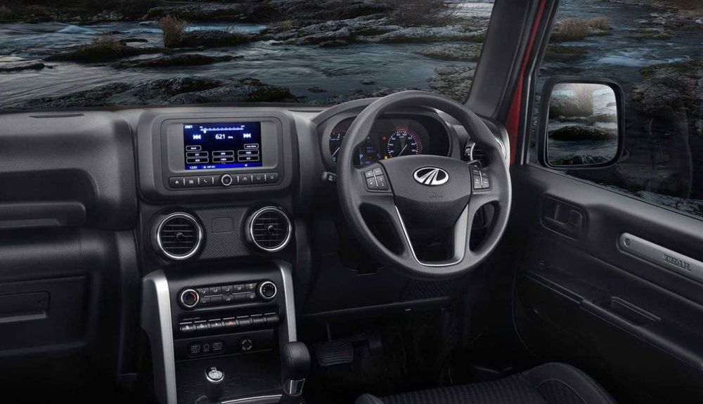 El Mahindra Thar también copia gran parte del interior del Jeep Wrangler