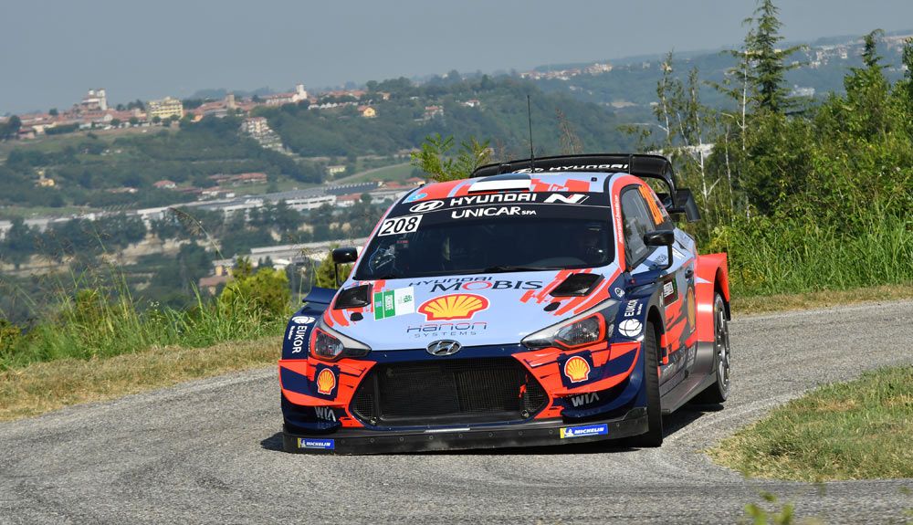 Hyundai i20 Coupé WRC 2020 en rallye local en Estonia, donde Ott Tänak fue el vencedor. Foto: Hyundai