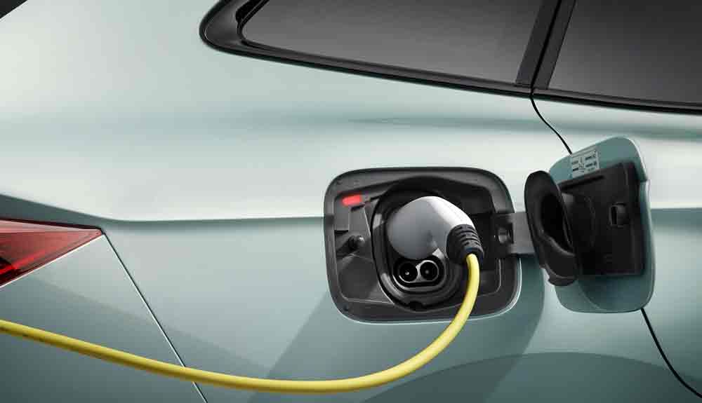 El Skoda Enyaq podrá recargarse con corriente alterna o contínua, con potencias de hasta kW. El Skoda Enyaq podrá recargarse con corriente alterna o contínua, con potencias de hasta kW.