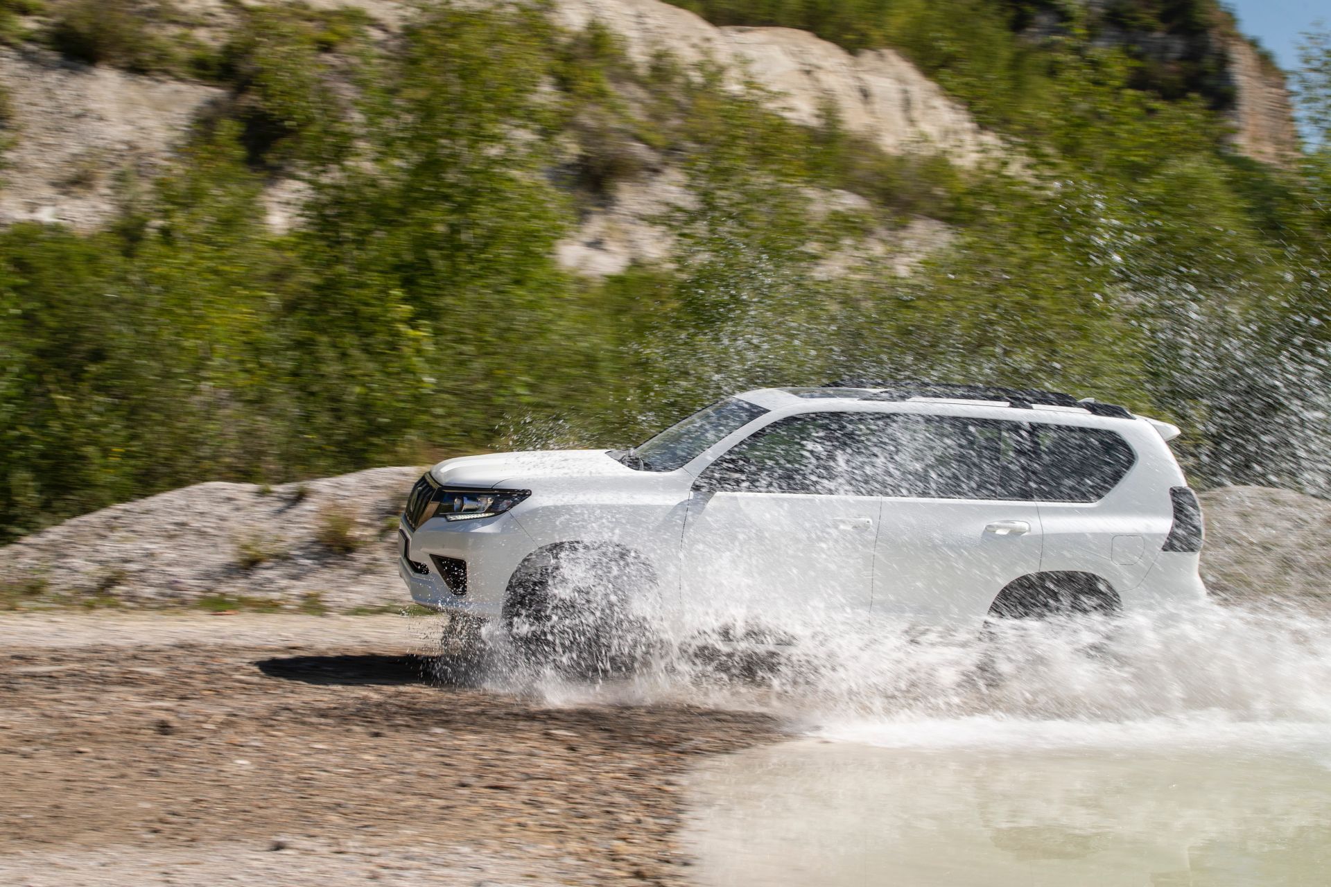 El Toyota Land Cruiser mejora su motor y su equipamiento