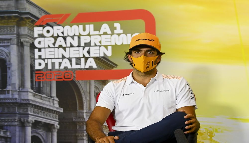 Carlos Sainz durante la rueda de prensa previa al GP de Italia