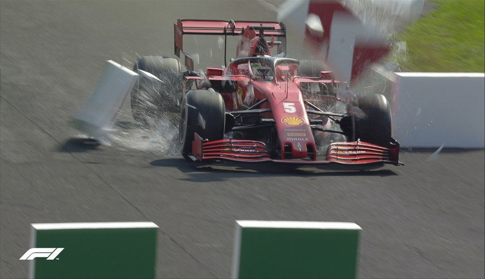Vettel tuvo que abandonar por un fallo en los frenos Vettel tuvo que abandonar por un fallo en los frenos