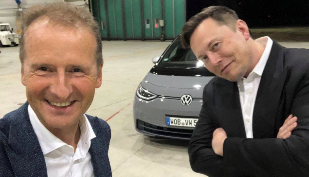 Elon Musk visita Volkswagen. Foto: VW