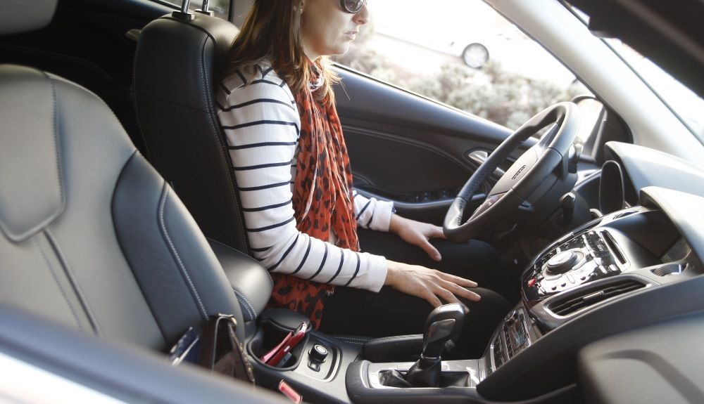 La acción que casi todos cometemos con el coche y que supone 200 € de multa