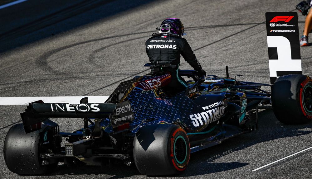 Lewis Hamilton partirá desde la pole position