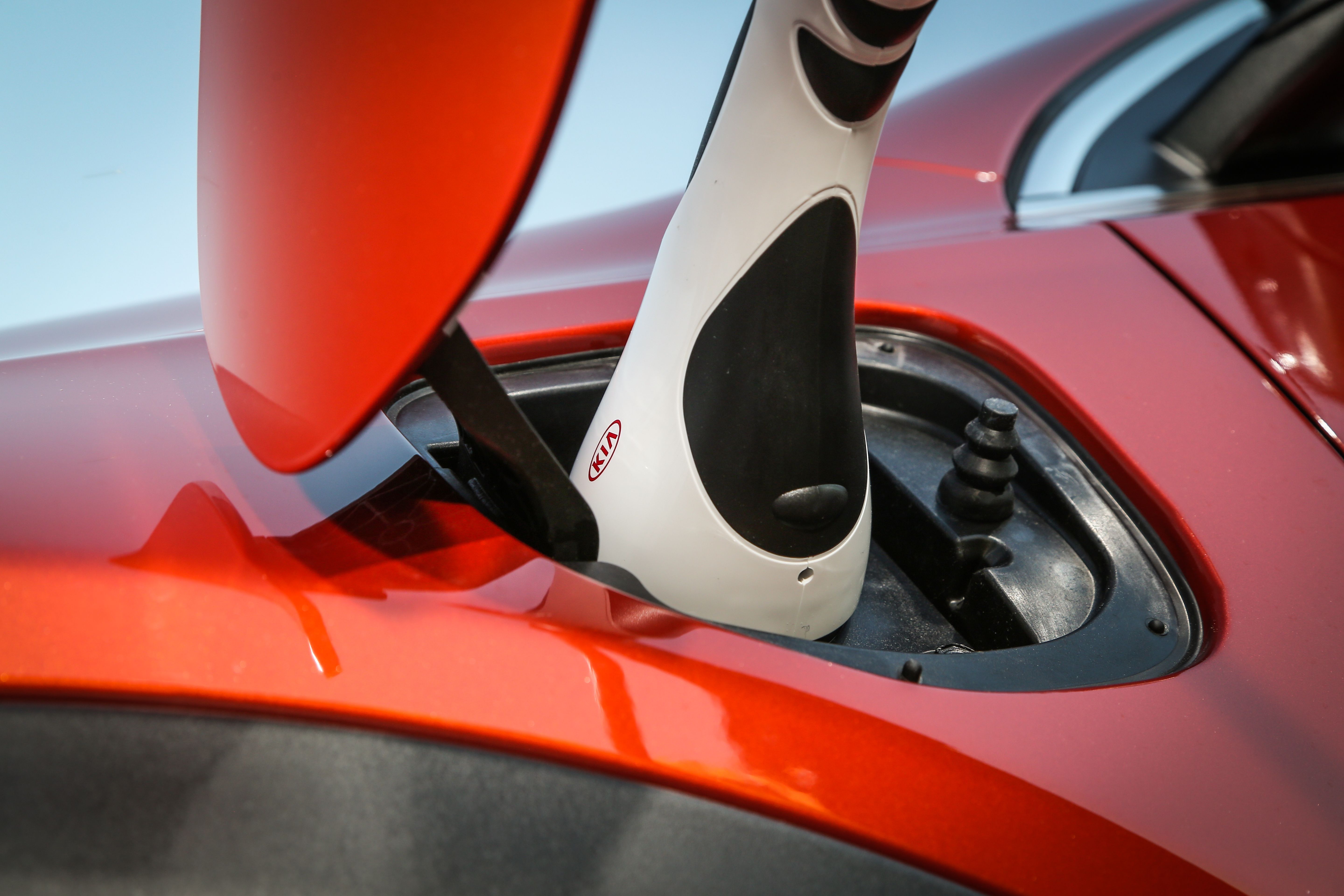 Kia XCeed PHEV: su toma de carga
